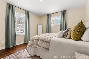 814 Woolsey Dr SW, Grand Rapids, MI 49503 - Photo 16