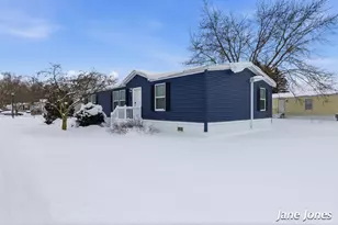 14309 Winding Creek Ln, West Olive, MI 49460 - Photo 2