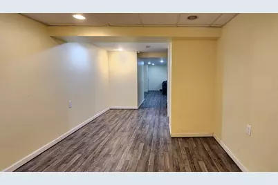 152 Legacy Park Circle, Dearborn Heights, MI 48127 - Photo 14