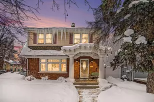 923 Myrtle St NW, Grand Rapids, MI 49504 - Photo 1