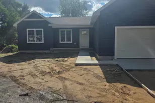 644 Willow St, Howard City, MI 49329 - Photo 2