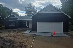 644 Willow St, Howard City, MI 49329 - Photo 1