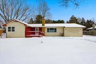 6891 Somerset Dr, Brighton, MI 48116 - Photo 1