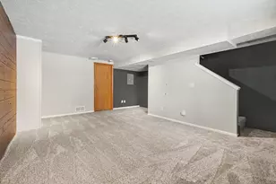 82 Carriage Ln SW, Grand Rapids, MI 49548 - Photo 10