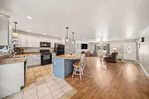 4387 E Berry Rd, Pleasant Lake, MI 49272 - Photo 12