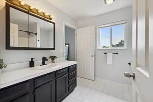 578 E Mahan Ave, Hazel Park, MI 48030 - Photo 22