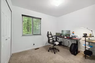 578 E Mahan Ave, Hazel Park, MI 48030 - Photo 32