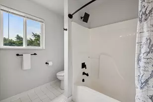 578 E Mahan Ave, Hazel Park, MI 48030 - Photo 24