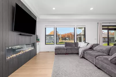 215 Gehl Avenue SW, Walker, MI 49534 - Photo 8