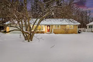 6707 B Dr N, Battle Creek, MI 49014 - Photo 2