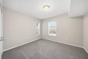 2738 S Knightsbridge Cir, Ann Arbor, MI 48105 - Photo 16