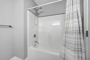 2738 S Knightsbridge Cir, Ann Arbor, MI 48105 - Photo 22