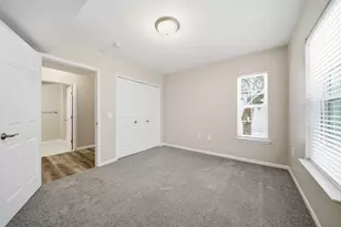 2738 S Knightsbridge Cir, Ann Arbor, MI 48105 - Photo 24