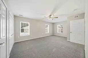 2738 S Knightsbridge Cir, Ann Arbor, MI 48105 - Photo 18