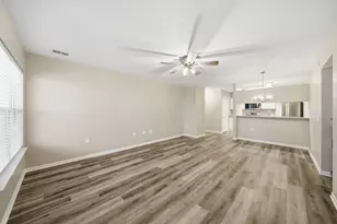 2738 S Knightsbridge Cir, Ann Arbor, MI 48105 - Photo 4