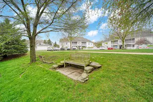 2738 S Knightsbridge Cir, Ann Arbor, MI 48105 - Photo 36