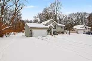 13940 Rolling Creek Dr, Lowell, MI 49331 - Photo 2