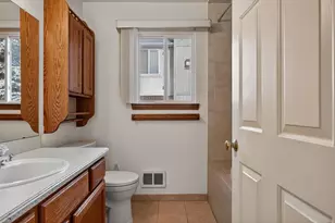 36394 Cecilia Dr, Sterling Heights, MI 48312 - Photo 16