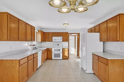 36394 Cecilia Drive #26, Sterling Heights, MI 48312 - Photo 8