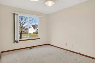 36394 Cecilia Dr, Sterling Heights, MI 48312 - Photo 14