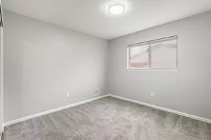 1735 Crestline Dr, Troy, MI 48083 - Photo 14