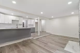 1735 Crestline Dr, Troy, MI 48083 - Photo 6