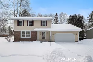 514 Vista Ln, Fremont, MI 49412 - Photo 2