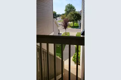 1354 Fox Pointe Circle, Ann Arbor, MI 48108 - Photo 4