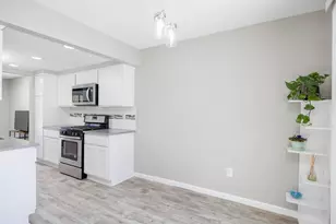 1468 Oakbrook E Dr, Rochester Hills, MI 48307 - Photo 4