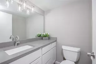 1468 Oakbrook E Dr, Rochester Hills, MI 48307 - Photo 10