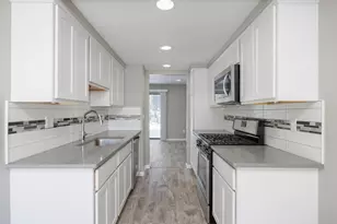 1468 Oakbrook E Dr, Rochester Hills, MI 48307 - Photo 6