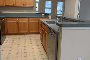 534 Constitution St, Canton, MI 48188 - Photo 8