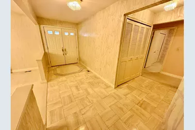 36744 Vargo, Livonia, MI 48152 - Photo 2