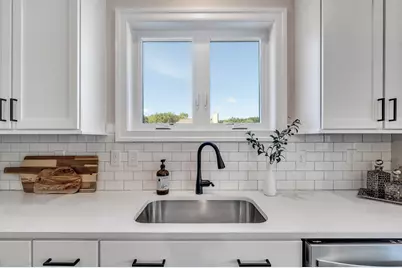 5210 Grande View Lane, Jackson, MI 49201 - Photo 10