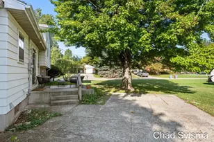 1827 Millbrook St SE, Grand Rapids, MI 49508 - Photo 26