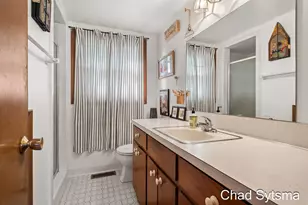 1827 Millbrook St SE, Grand Rapids, MI 49508 - Photo 24