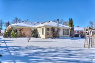 1031 S Durand St, Jackson, MI 49203 - Photo 2