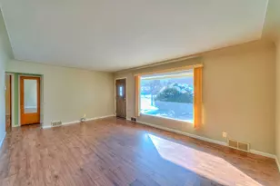 1031 S Durand St, Jackson, MI 49203 - Photo 4