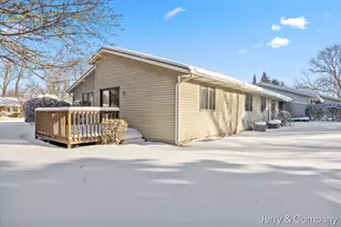 948 Laketown Dr, Holland, MI 49423 - Photo 22