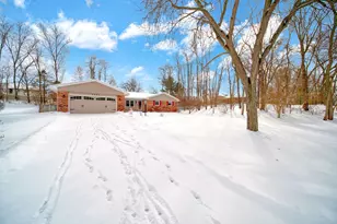 4845 Firethorne Dr, Jackson, MI 49201 - Photo 2