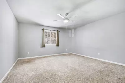 553 N Cygnet Lake Drive, Benton Harbor, MI 49022 - Photo 12