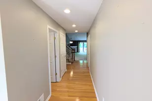 23721 W Lake Cir, Brownstown, MI 48183 - Photo 4