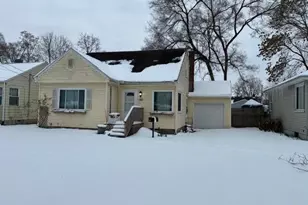 912 Den Hertog St SW, Wyoming, MI 49509 - Photo 2
