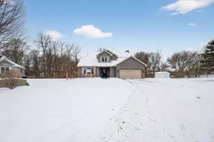 4030 Gatewood Dr, Jackson, MI 49203 - Photo 2