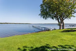 1933 S Shore Dr, Holland, MI 49423 - Photo 8