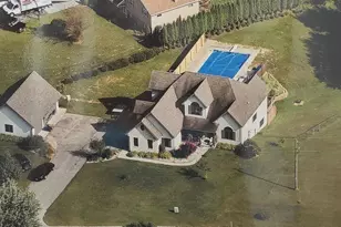 5682 Topanga Dr, Coloma, MI 49038 - Photo 2