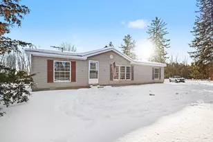 195 63rd St, South Haven, MI 49090 - Photo 2