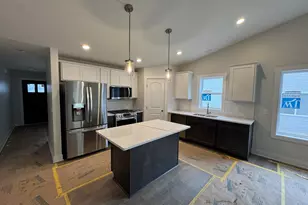 1571 N Village Cir, Kalamazoo, MI 49009 - Photo 2