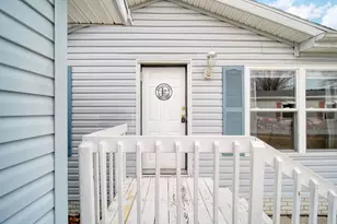 809 Missouri River Dr, Adrian, MI 49221 - Photo 4