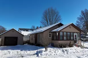 520 Pearl St, Belding, MI 48809 - Photo 1